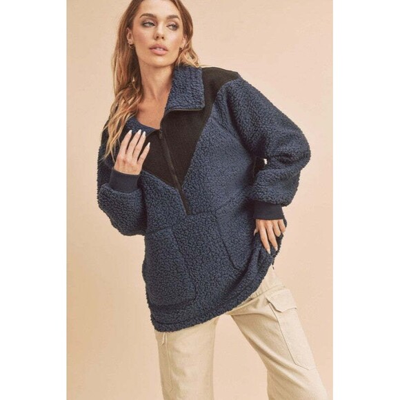 Aemi+Co Two Tone Half Zip Fleece Sweatshirt - Picture 4 of 5